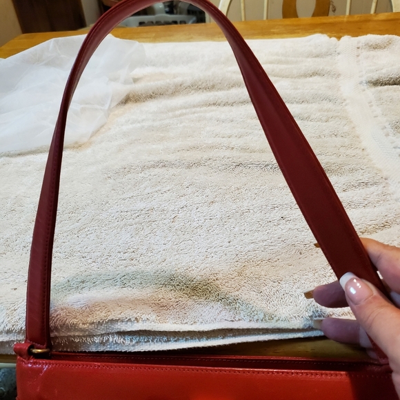 🌟FINAL🌟 1960s Courrages Red Leather Bucketbag. - Picture 8 of 9